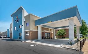 Quality Inn & Suites Evansville Downtown